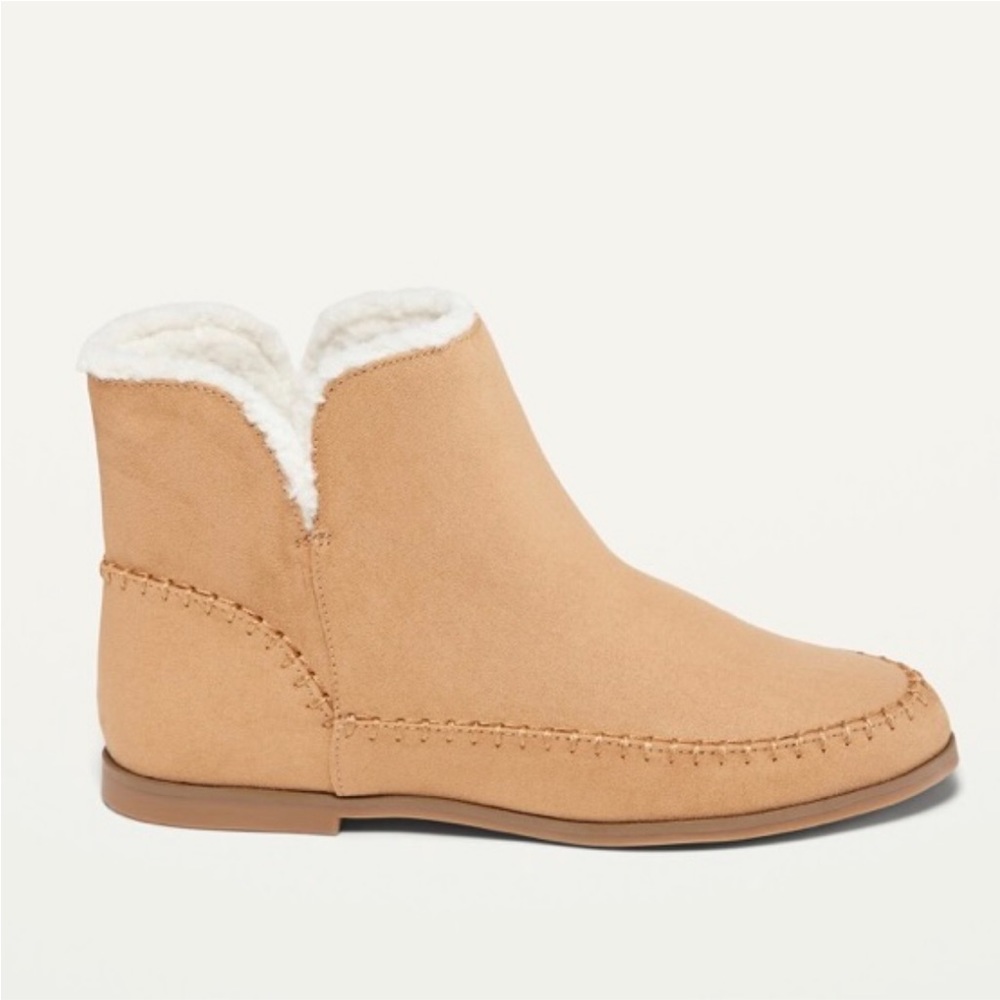 Old Navy Faux Suede Size 9 Tan Water-Repellent Ankle Boots with Sherpa Lining
